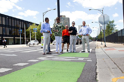 Mayor Emanuel and CDOT Commissioner Gabe Klein inspect new bike lane