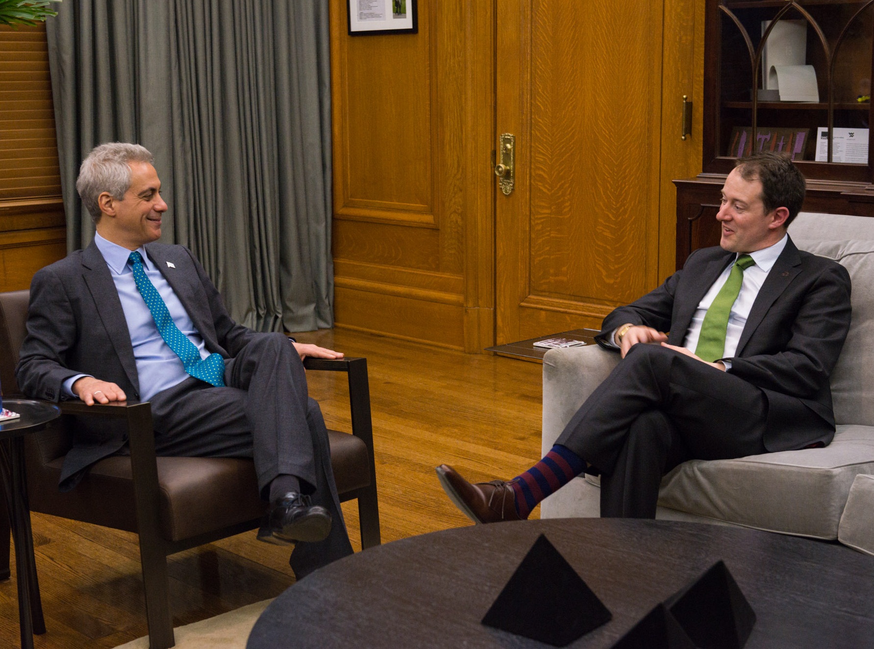 Mayor Emanuel welcomes the Irish Minister for Enterprise and Innovation, Seán Sherlock, to Chicago.