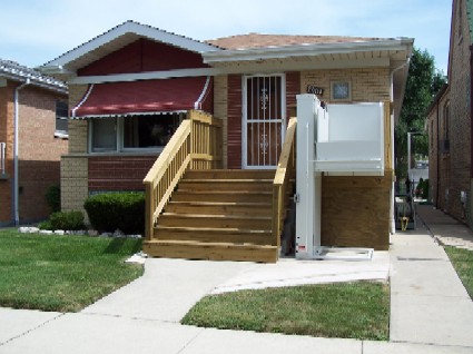 Picture of an accessible home with a wheelchair lift
